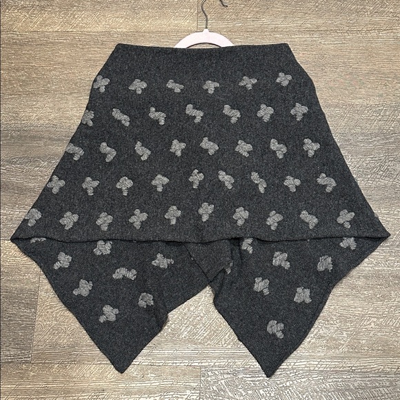 Elegant Gray Wool Poncho Shawl with Allover 3D Embroidered Textured Accents OS - Picture 8 of 10